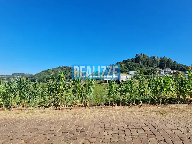 Terreno com 364m², à venda, no bairro De Rocco em Marau