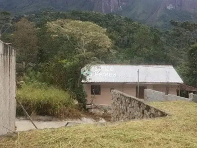 Terreno com 250m², à venda, no bairro Araras em Petrópolis