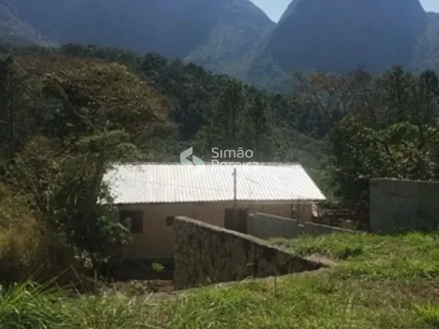 Terreno com 250m², à venda, no bairro Araras em Petrópolis