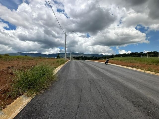 Terreno com 215m², à venda, no bairro Mirante Do Matão em Extrema
