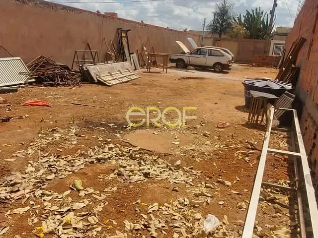 Terreno com 263m², à venda, no bairro Parque Lago em Formosa