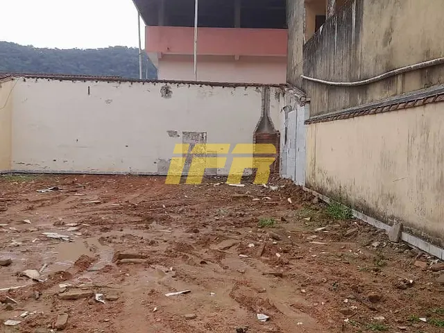 Terreno com 290m², à venda, no bairro Perequê Açu em Ubatuba