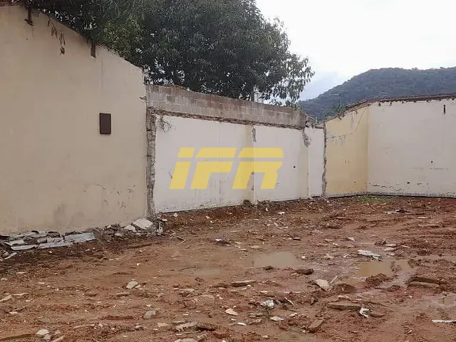 Terreno com 290m², à venda, no bairro Perequê Açu em Ubatuba