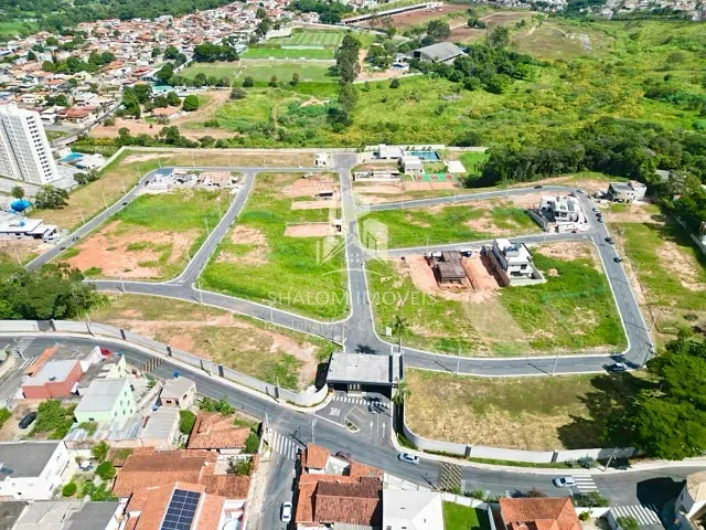 Terreno com 415m², à venda, no bairro Nacional em Contagem