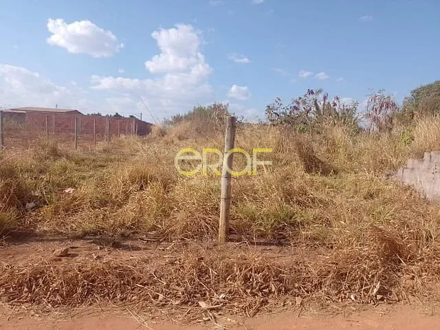 Terreno com 300m², à venda, no bairro Setor Bela Vista em Formosa