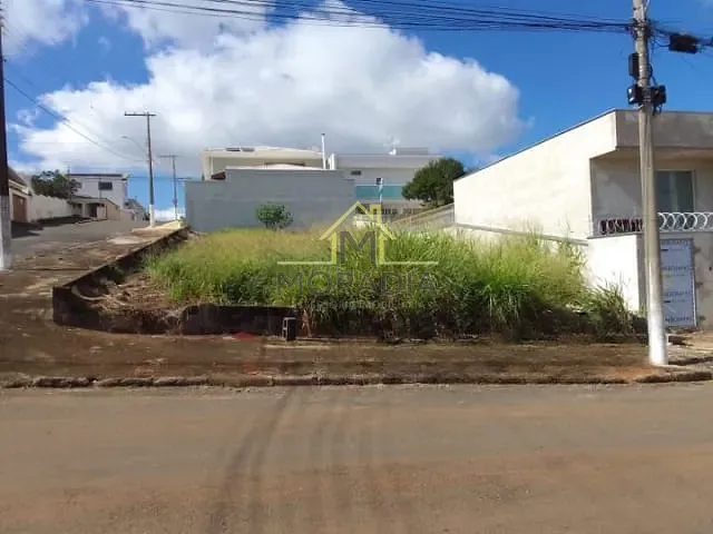 Terreno com 360m², à venda, no bairro Agenor de Lima em Guaxupé