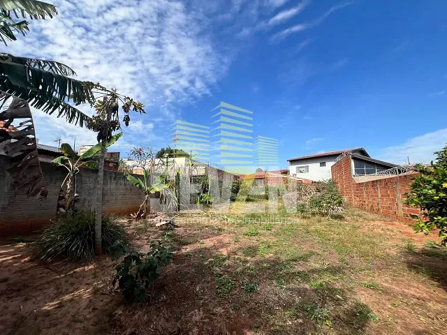 Terreno com 396m², à venda, no bairro Parque Santa Cecília em Bauru