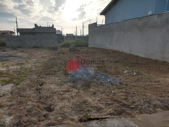 Terreno com 176m², à venda, no bairro Loteamento Residencial e Comercial Flamboyant em Pindamonhangaba