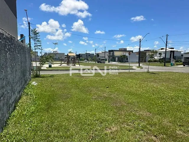 Terreno com 303m², à venda, no bairro Jardim Limoeiro em Camaçari