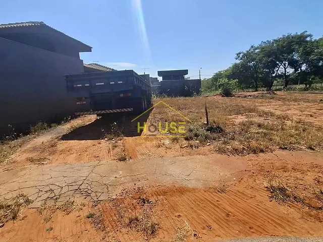 Terreno com 200m², à venda, no bairro Jardim Barcelona em Votuporanga