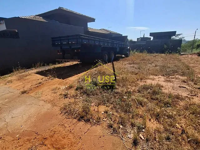 Terreno com 200m², à venda, no bairro Jardim Barcelona em Votuporanga