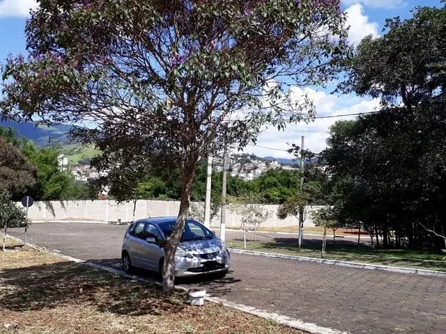 Terreno com 365m², à venda, no bairro Pinheirinho em Itajubá