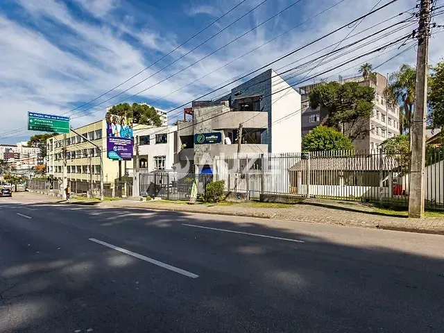 Terreno com 356m², à venda, no bairro São Francisco em Curitiba