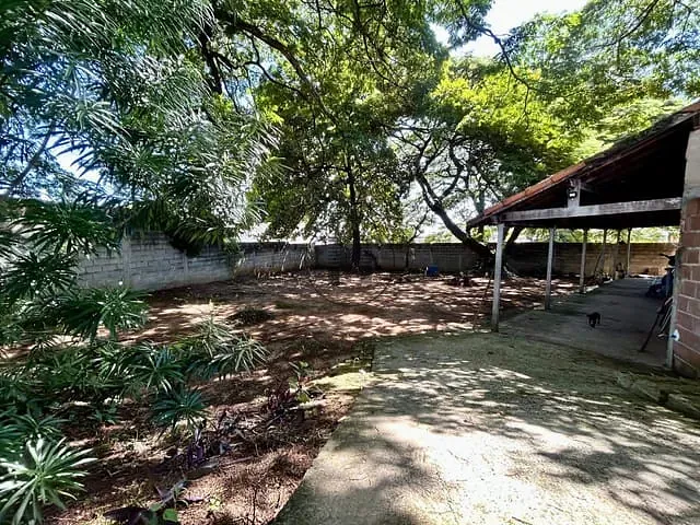 Chácara com 1800m², à venda, no bairro Jardim Paulista  em Taubaté