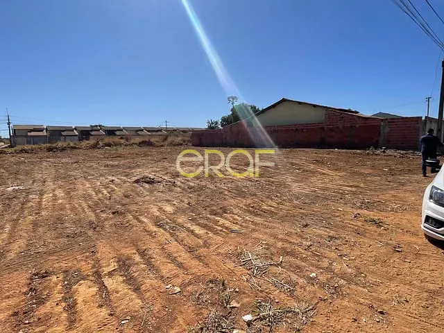 Terreno com 345m², à venda, no bairro Parque da Colina II em Formosa