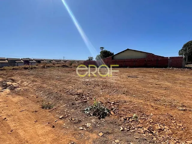 Terreno com 345m², à venda, no bairro Parque da Colina II em Formosa