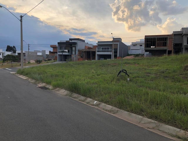 Terreno com 292m², à venda, no bairro Parque Residencial Terras de Yucatan em Monte Mor