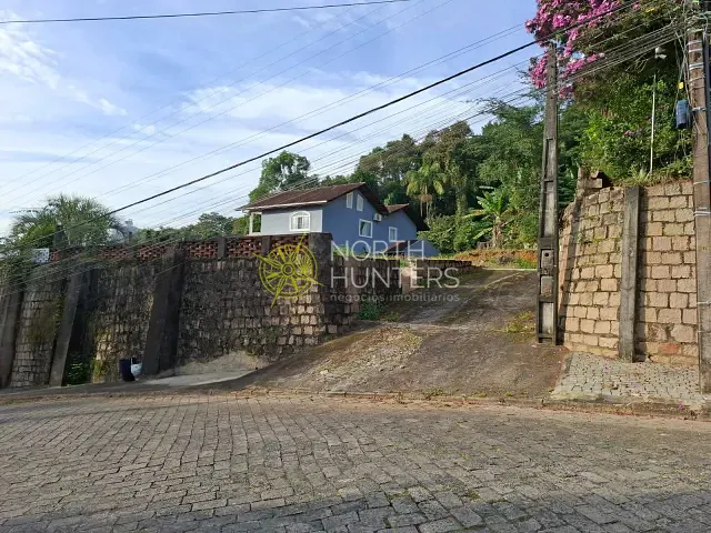 Terreno com 634m², à venda, no bairro Atiradores em Joinville