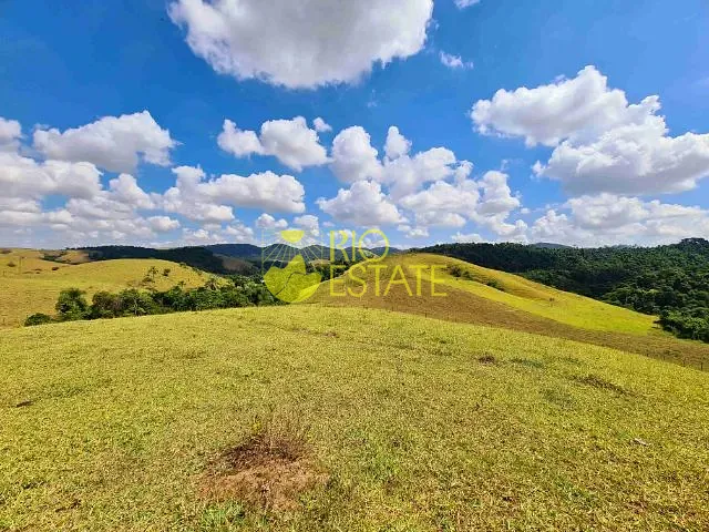 Terreno com 20000m², à venda, no bairro Rialto em Barra Mansa