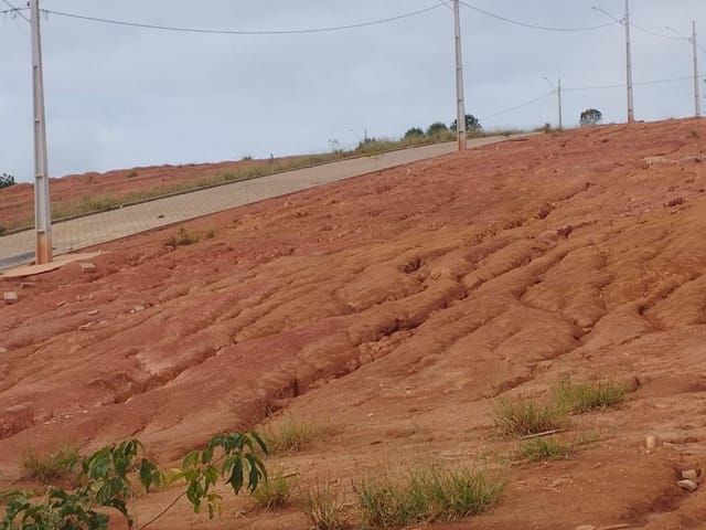 Terreno com 250m², à venda, no bairro Loteamento Vila Real em Cambuí