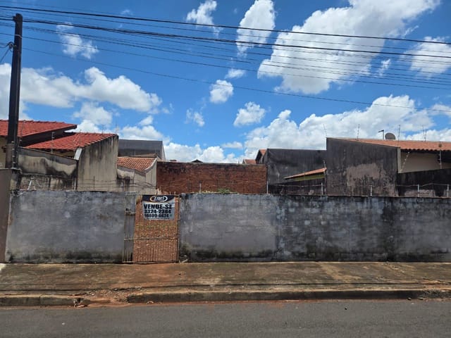 Foto do Terreno - Terreno à venda, 300 m², murado, plano, JD Monte Belo, Londrina, PR | ZBM NEGOCIOS IMOBILIARIOS