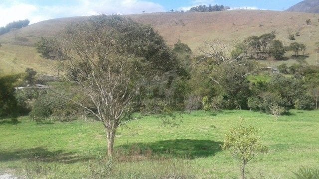 Terreno com 5000m², à venda, no bairro Araras em Petrópolis