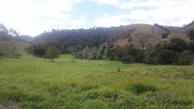 Terreno com 5000m², à venda, no bairro Araras em Petrópolis