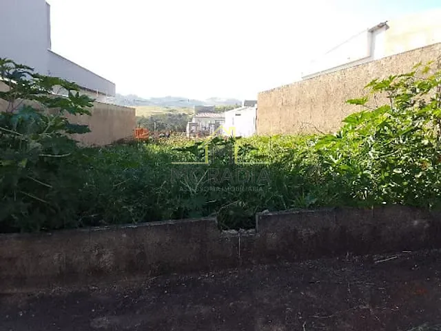 Terreno com 380m², à venda, no bairro Nova Floresta 2 em Guaxupé
