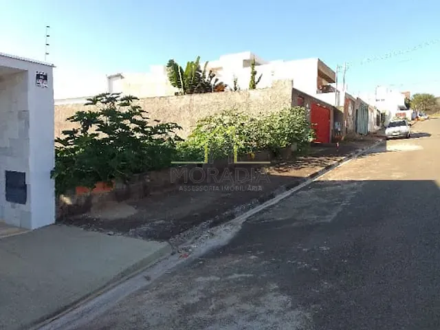 Terreno com 380m², à venda, no bairro Nova Floresta 2 em Guaxupé