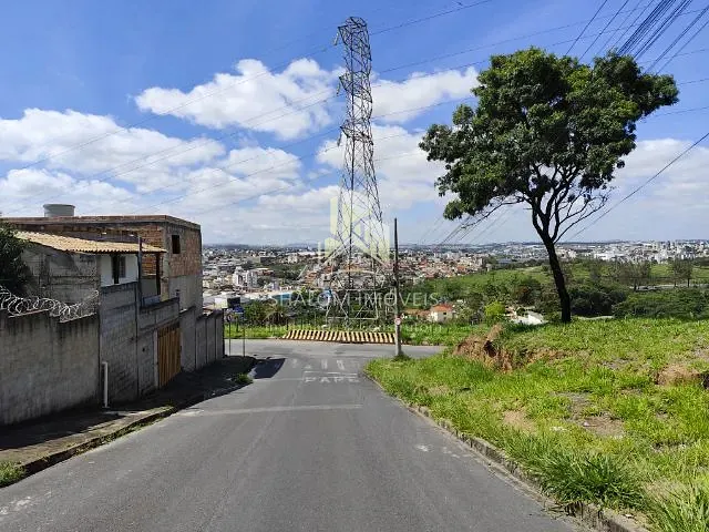 Terreno com 368m², à venda, no bairro Arvoredo 2ª Seção em Contagem