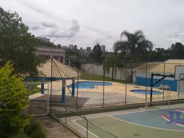 Terreno à venda, no bairro Oficinas em Ponta Grossa