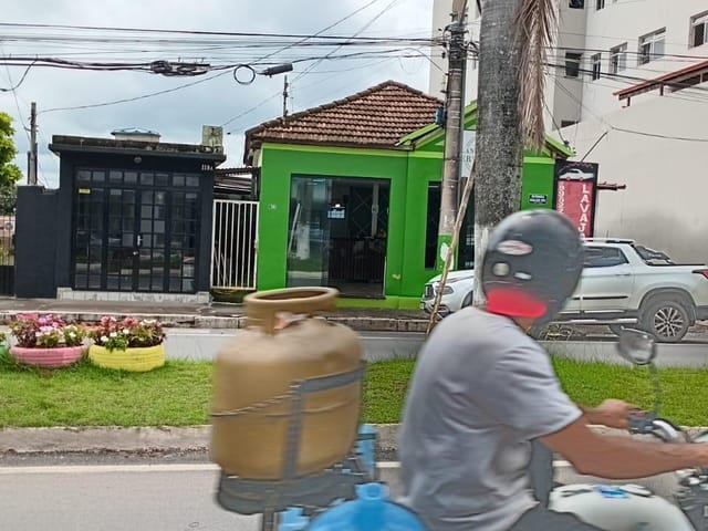 Terreno com 860m², à venda, no bairro Centro em Arcos
