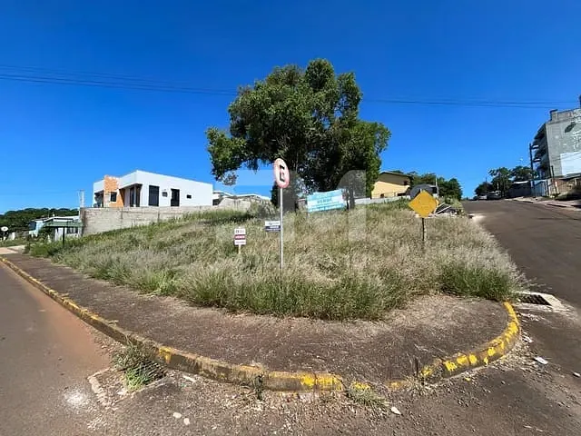 Terreno com 2300m², à venda, no bairro Pinheirinho em Chapecó