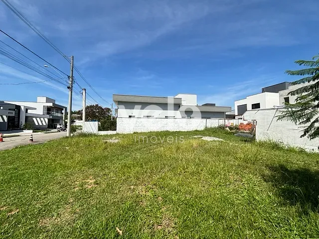 Terreno com 367m², à venda, no bairro Piracangaguá em Taubaté