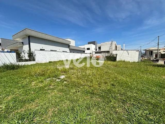 Terreno com 367m², à venda, no bairro Piracangaguá em Taubaté