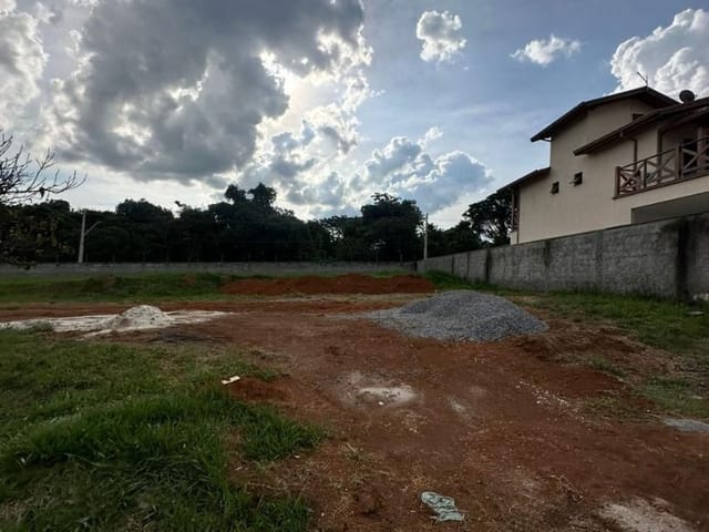 Terreno com 490m², à venda, no bairro VISTA DA MANTIQUERA em Extrema