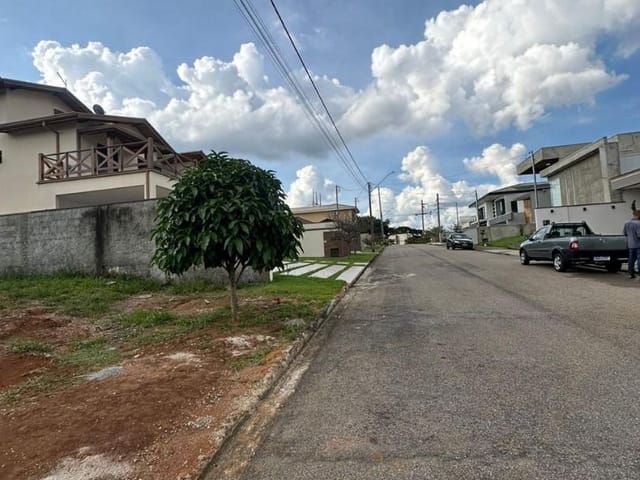 Terreno com 490m², à venda, no bairro VISTA DA MANTIQUERA em Extrema