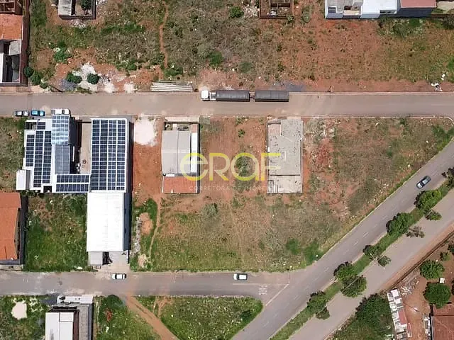 Terreno com 200m², à venda, no bairro Jardim Califórnia em Formosa