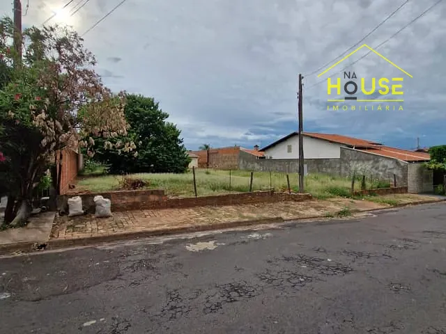 Terreno com 962m², à venda, no bairro Pozzobon em Votuporanga