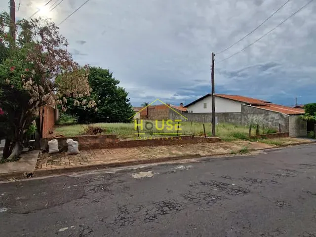 Terreno com 962m², à venda, no bairro Pozzobon em Votuporanga