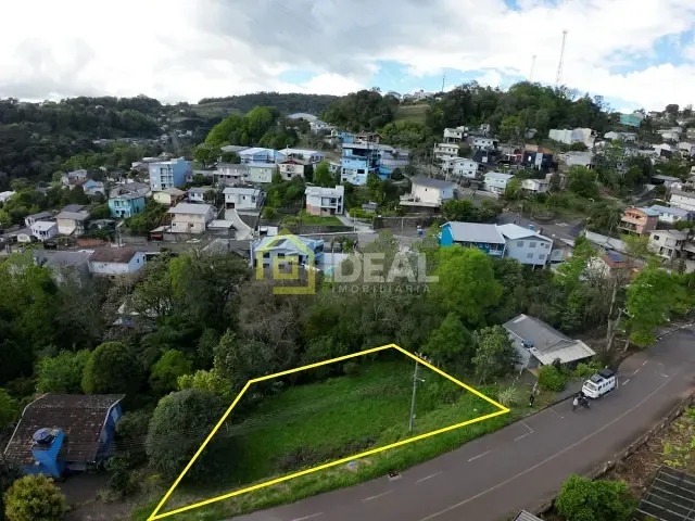 Terreno com 594m², à venda, no bairro Estados em Concórdia