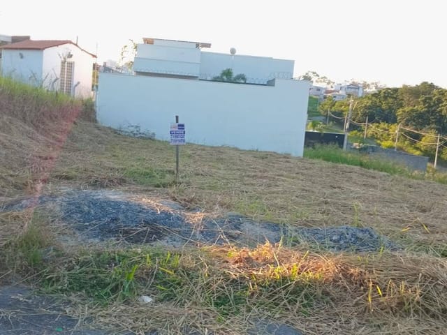 Terreno com 300m², à venda, no bairro luxemburgo em Arcos