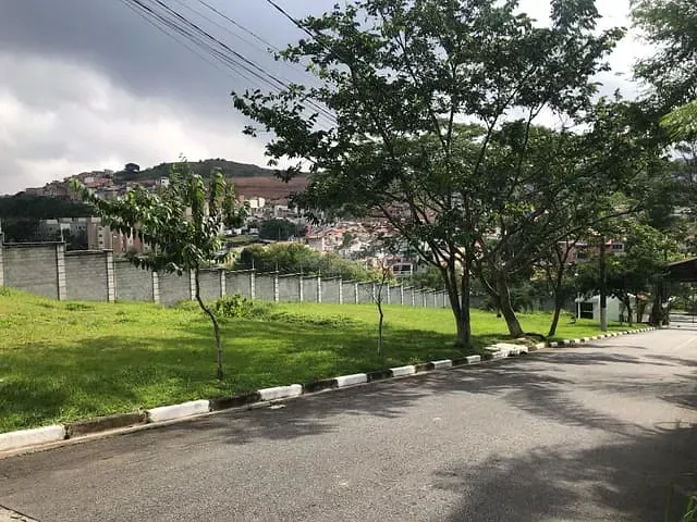 Terreno com 125m², à venda, no bairro Parque São Vicente em Mauá