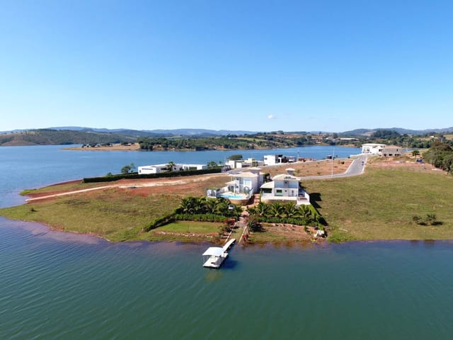 Terreno com 795m², à venda, no bairro Residencial Laguna em Guapé