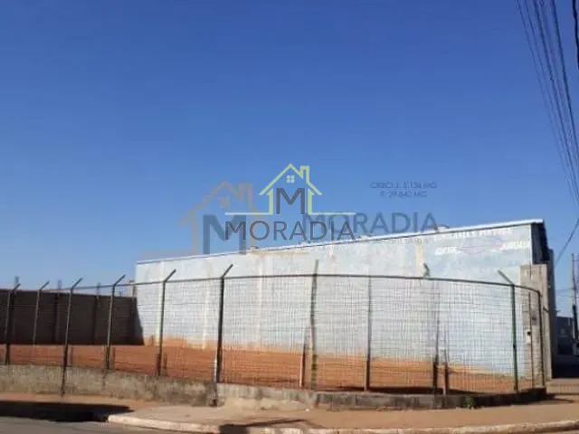 Terreno com 350m², para alugar, no bairro Jardim Alvorada em Guaxupé