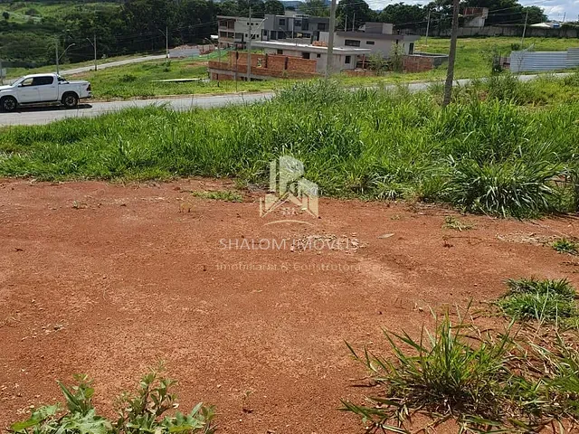 Terreno com 372m², à venda, no bairro Nacional em Contagem