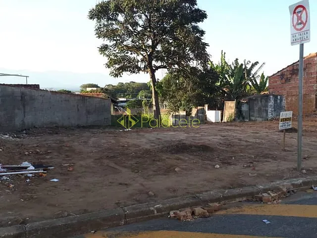 Terreno com 167m², à venda, no bairro Centro em Pindamonhangaba