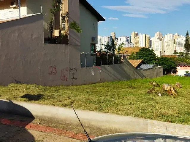 Terreno com 360m², à venda, no bairro Quebec em Londrina