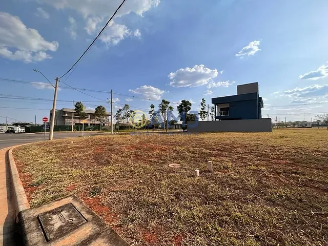Terreno com 402m², à venda, no bairro Terras Alpha 2 em Senador Canedo