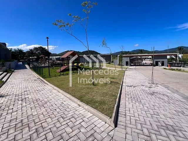 Terreno com 200m², à venda, no bairro Rio do Meio em Itajaí